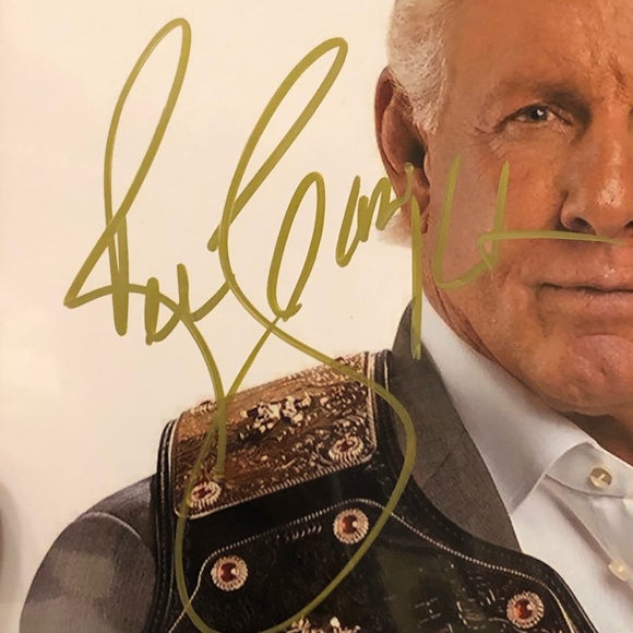 Ric Flair the Legend hand signed ✍🏼 - Picture 2 of 3